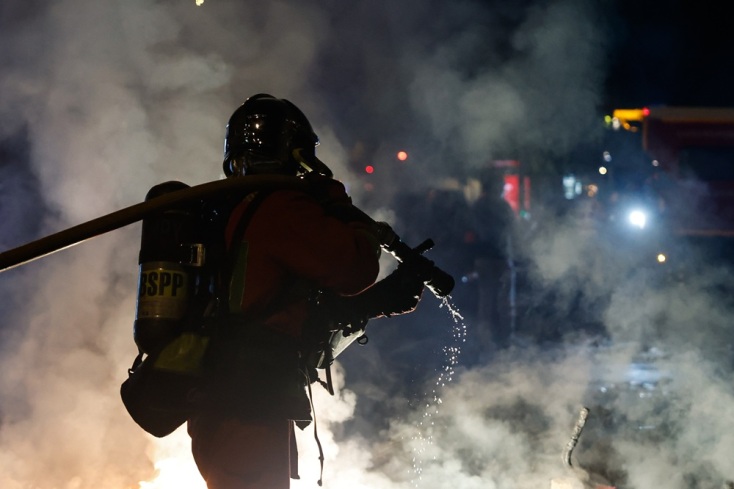 Γαλλία: Πού οφείλεται, πού αποδίδεται και τι εξυπηρετεί η βία στις διαδηλώσεις;