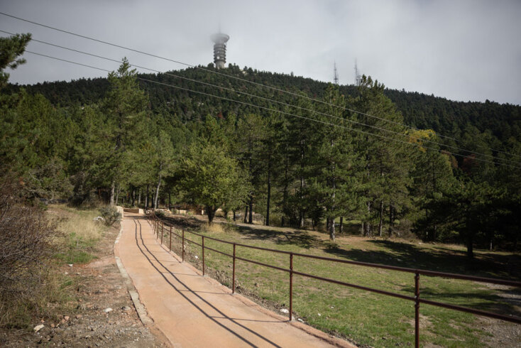 Είσοδος του Μονοπατιού Προσβασιμότητας δίπλα στο Καταφύγιο Μπάφι στην Πάρνηθα
