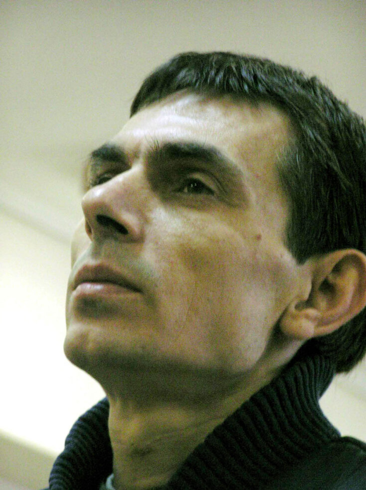 Στο Καρπενήσι ξεκίνησε η δίκη του Χρήστου Βουλγαράκη, ο οποίος κατηγορούνταν για τη δολοφονία της 13χρονης κόρης του, Βασούλας
