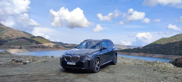 BMW X5 xDrive 50: Καθ΄οδόν για τη λίμνη Σμοκόβου καταλαβαίνεις τι αυτοκίνητο οδηγείς