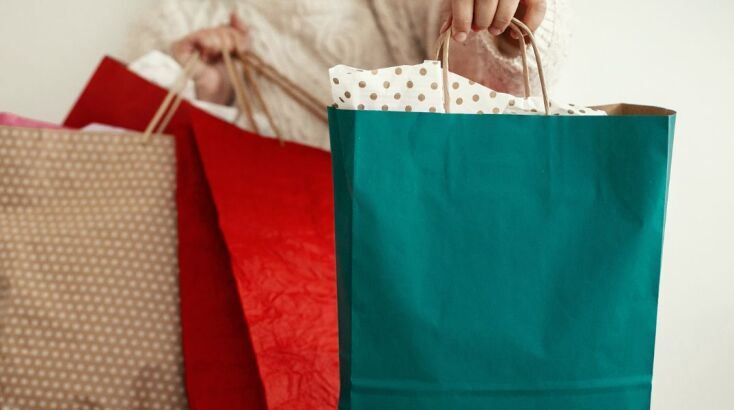 Εκπτωτική περίοδος: H Cyber Monday έρχεται στη θέση της Black Friday - Ανοιχτά τα εμπορικά καταστήματα την Κυριακή - Συμβουλές προς καταναλωτές.