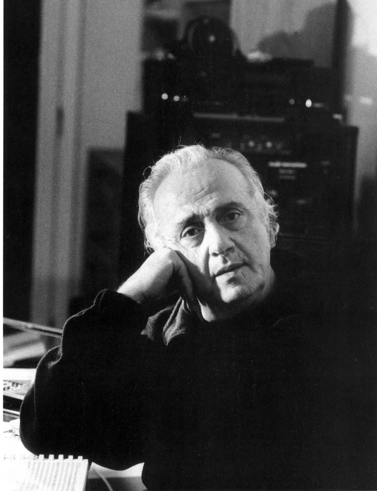 Νίκος Μαμαγκάκης: Ο μουσικός παραγωγός Άγγελος Σφακιανάκης θυμάται τη γνωριμία και στη συνεργασία με τον σπουδαίο συνθέτη.