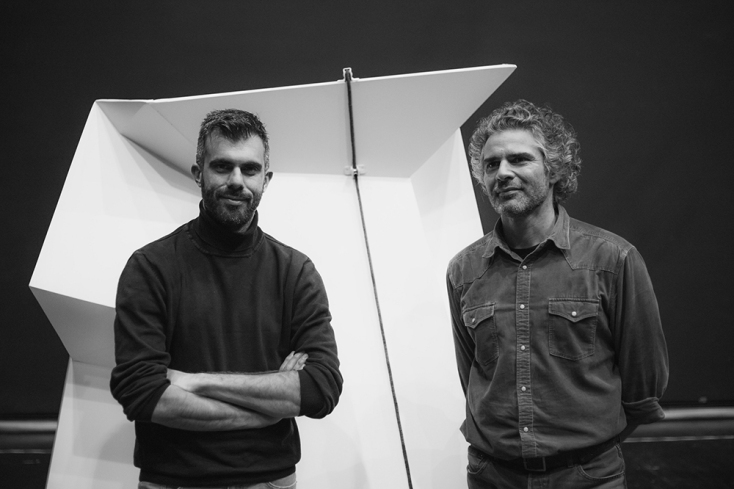 Όχι Εγώ: Ο Σάββας Στρούμπος και ο Ζήσης Σέγκλιας γράφουν για το έργου του Μπέκετ στην Εναλλακτική Σκηνή της ΕΛΣ