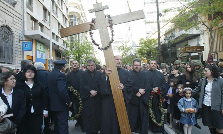 Η ακολουθία του Επιτάφιου Θρήνου στον Ιερό Ναό Αγίου Μηνά