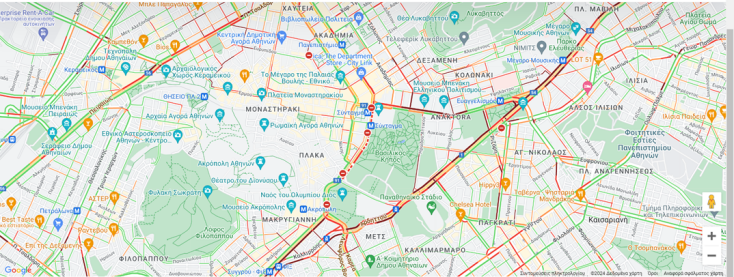 Έξω από τη Βουλή φοιτητές και μελισσοκόμοι - Στο «κόκκινο» οι κεντρικοί άξονες της Αττικής 