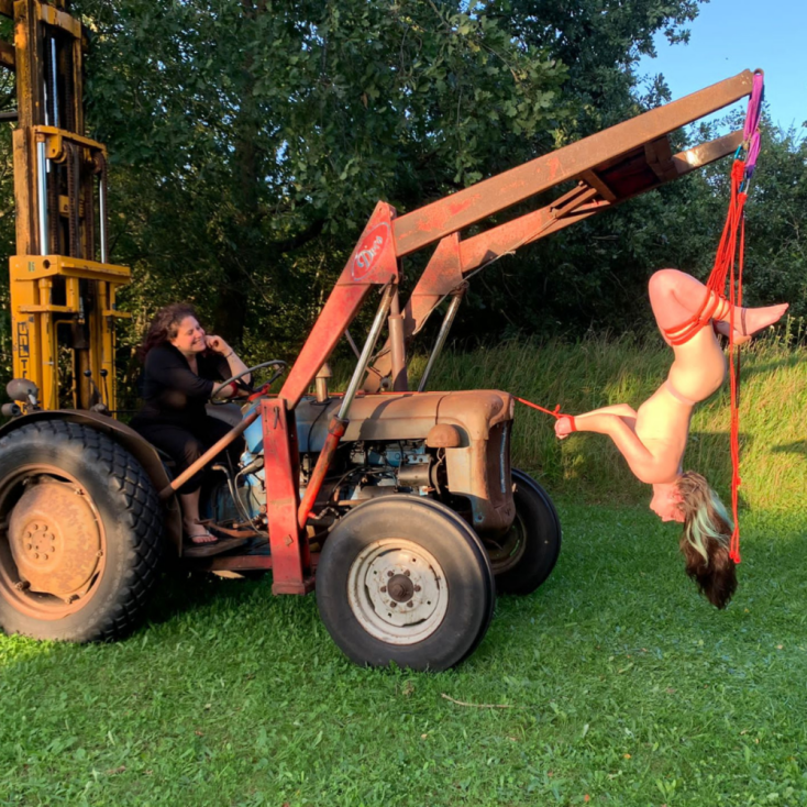 Satyrs & Maenads: Το Athens Porn Film Festival γιορτάζει 5 χρόνια με 5 ημέρες προβολών, εκδηλώσεων και πάρτι στο Ρομάντσο και online. 