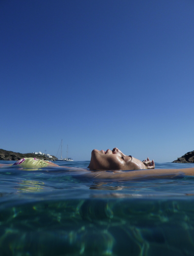 «Η Σίφνος έχει μια θέση στην καρδιά μου» - Της Ελένης Βουλγαράκη