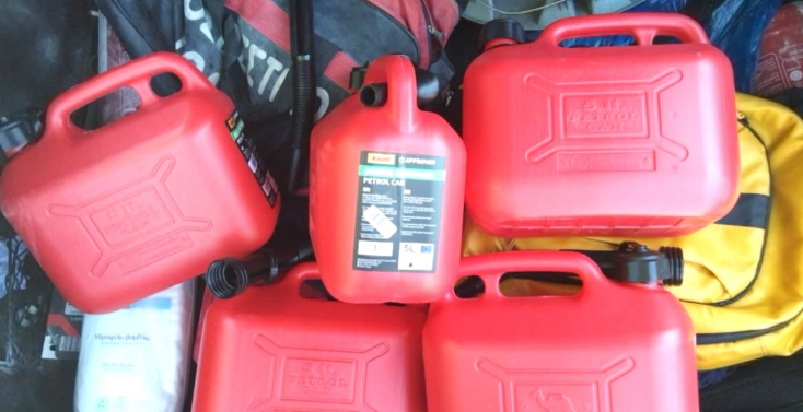 Γλυκά Νερά: Εικόνες ντοκουμέντο από τη δράση του 80χρονου φερόμενου εμπρηστή