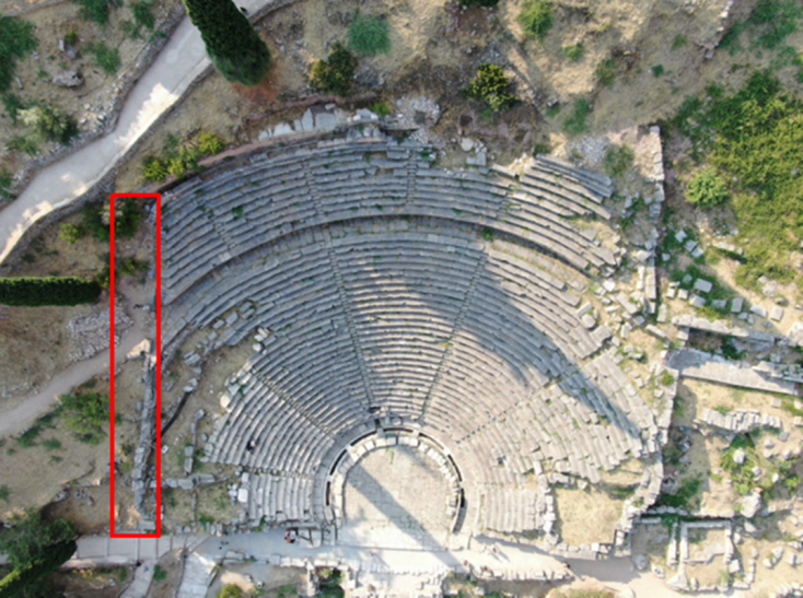 Η περιοχή επέμβασης στο δυτικό ανάλημμα του Θεάτρου