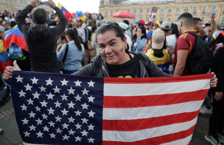 Βενεζουελάνοι εντός και εκτός χώρας πανηγυρίζουν την σύλληψη Μαδούρο