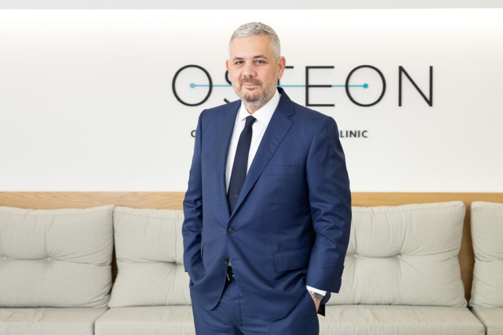 Ο δρ Κωνσταντίνος Σταραντζής