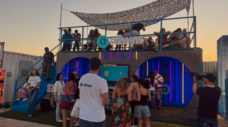 Η εμπειρία μας από τη συναυλία των Pet Shop Boys στο VIP μπαλκόνι της Allwyn 