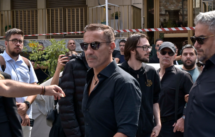 Ο Πέτρος Ίμβριος στην κηδεία του Γιώργου Μαζωνάκη