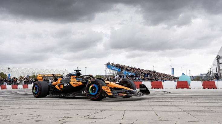 Allwyn x McLaren Racing: Όταν θρυλικοί οδηγοί και McLaren πάτησαν γκάζι στο ΟΑΚΑ