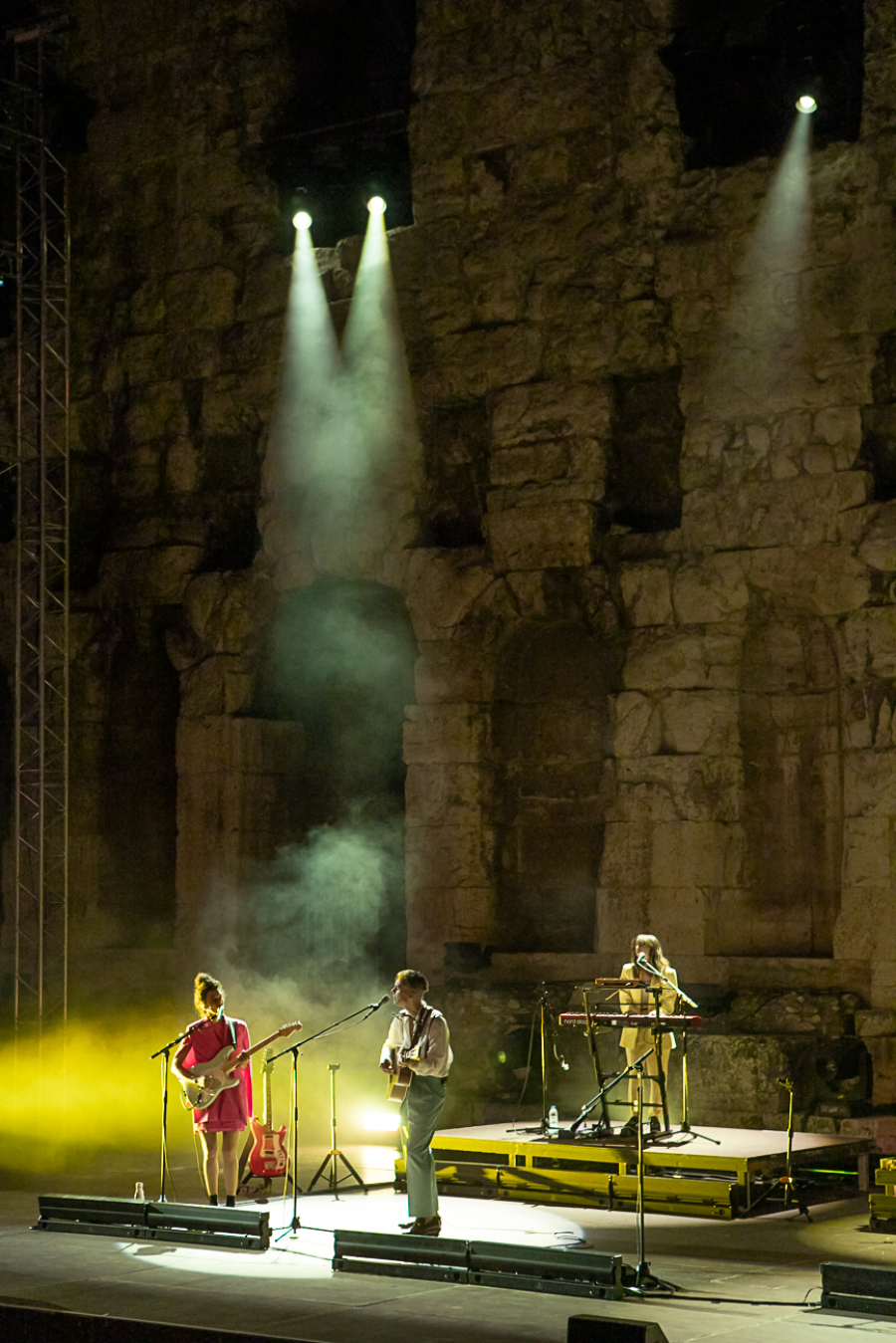 Φωτορεπορτάζ από τη συναυλία του Asaf Avidan στην Αθήνα, στο Ωδείο Ηρώδου Αττικού, την Πέμπτη 22 Σεπτεμβρίου 2022