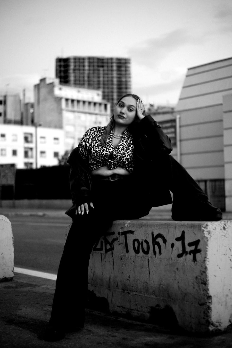 Συνέντευξη: Η φωτογράφος Σίλβια Τσομπανάκη μιλάει για τις εικόνες της έκθεσης «Ραπ Ντίβες» στην Εφημερίδα ATH