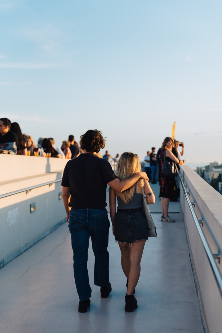 Voice 102.5: Μουσική, ποτό και τέχνη στους ορόφους του ΕΜΣΤ