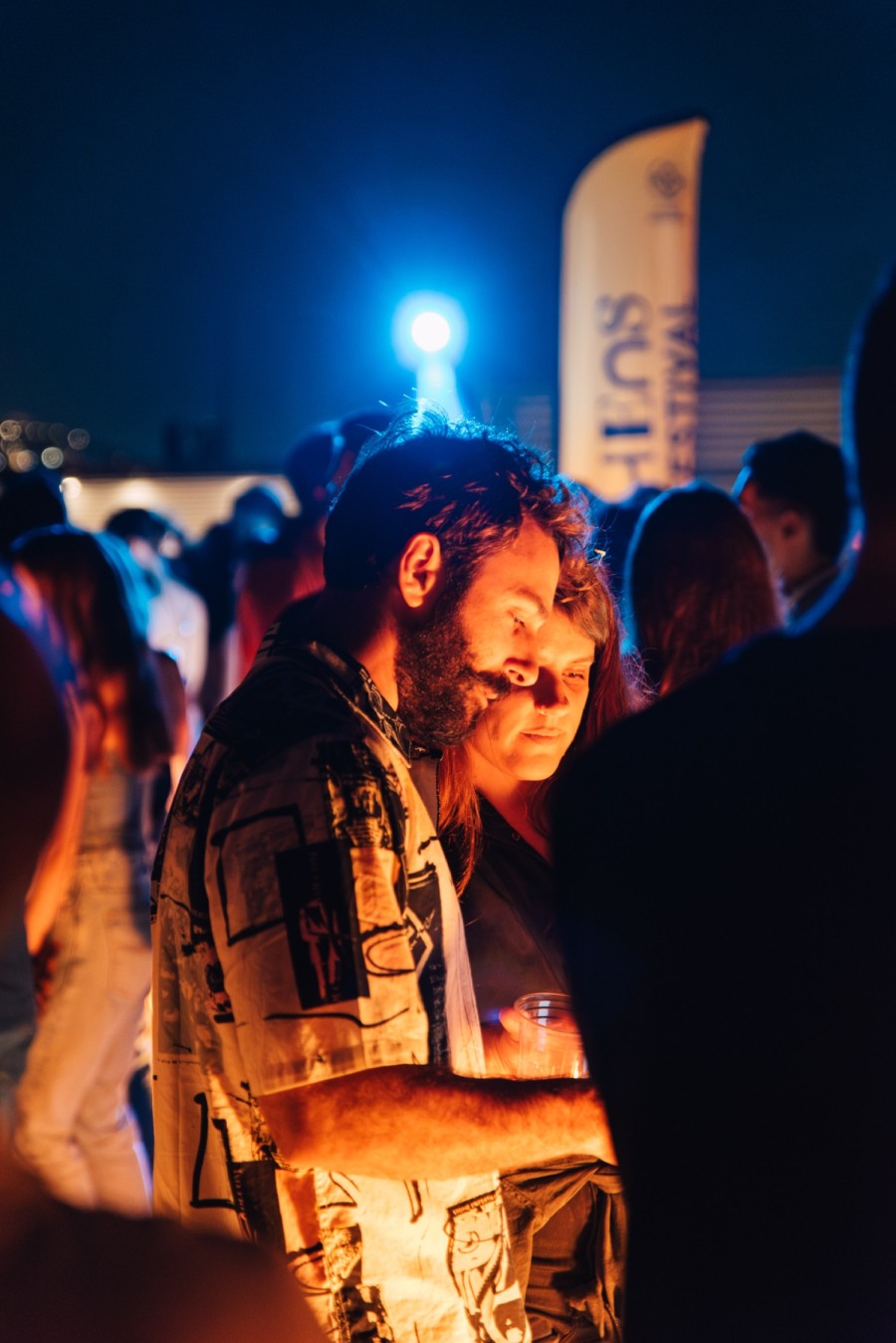 Voice 102.5: Μουσική, ποτό και τέχνη στους ορόφους του ΕΜΣΤ