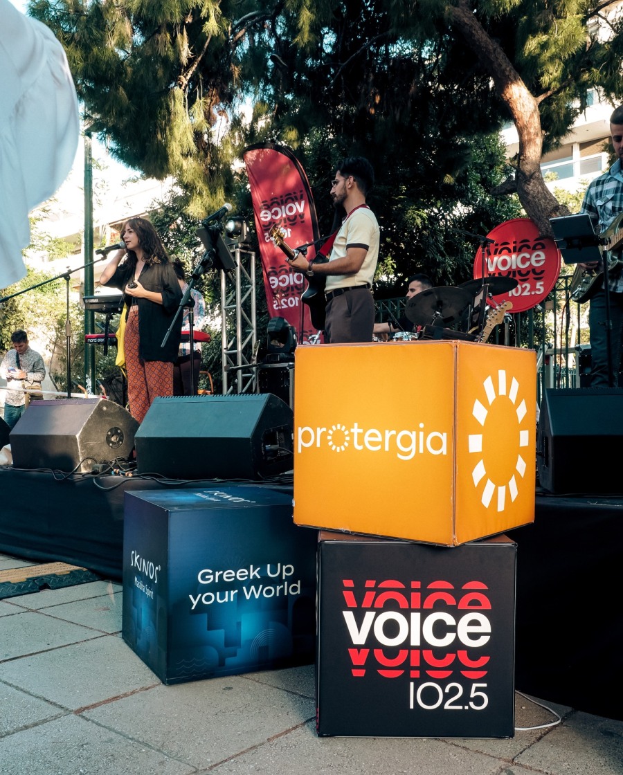 Ένας χρόνος με το μπαλκόνι του Papazó, από τον Voice102.5