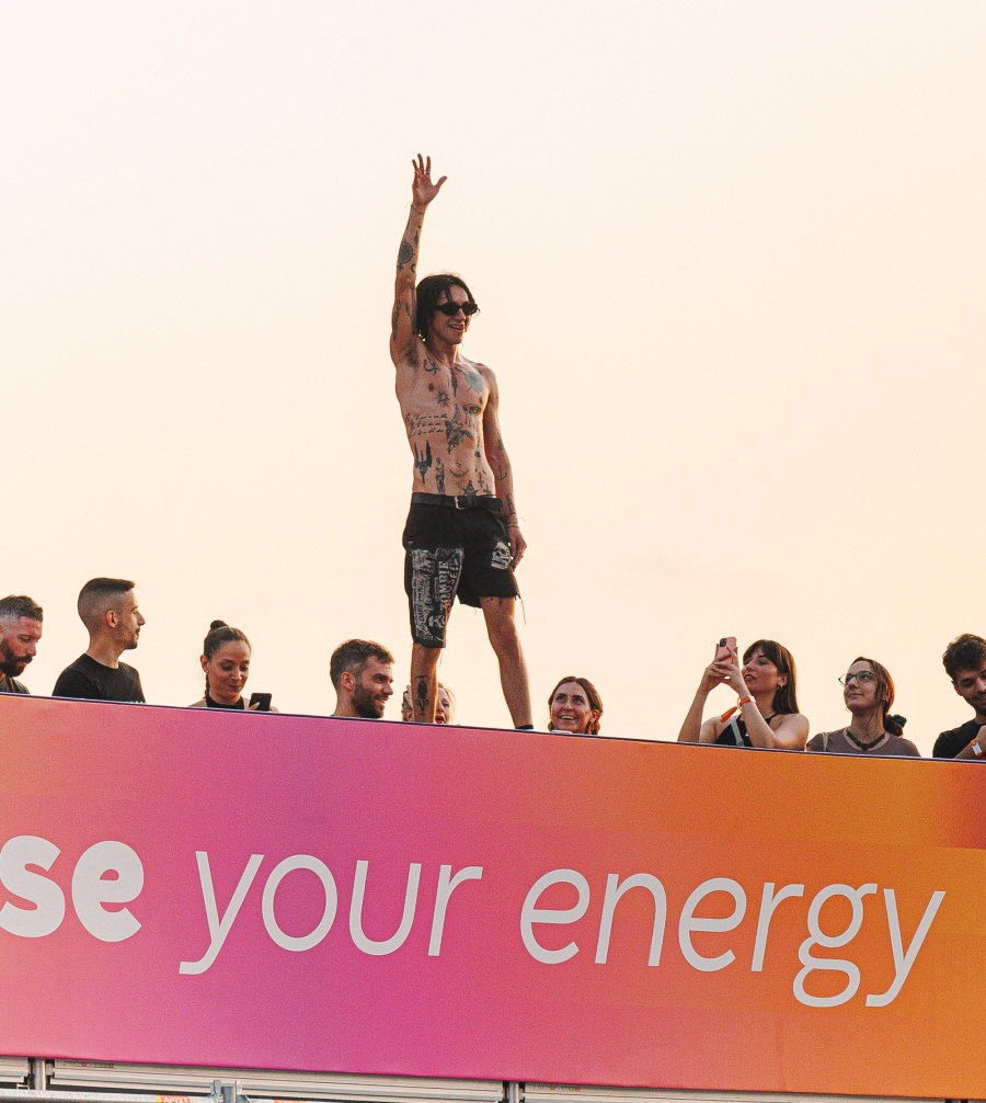 Release Athens 2025: Ανταπόκριση - φωτορεπορτάζ από τις εμφανίσεις των Avenged Sevenfold και Palaye Royale στην Πλατεία Νερού.