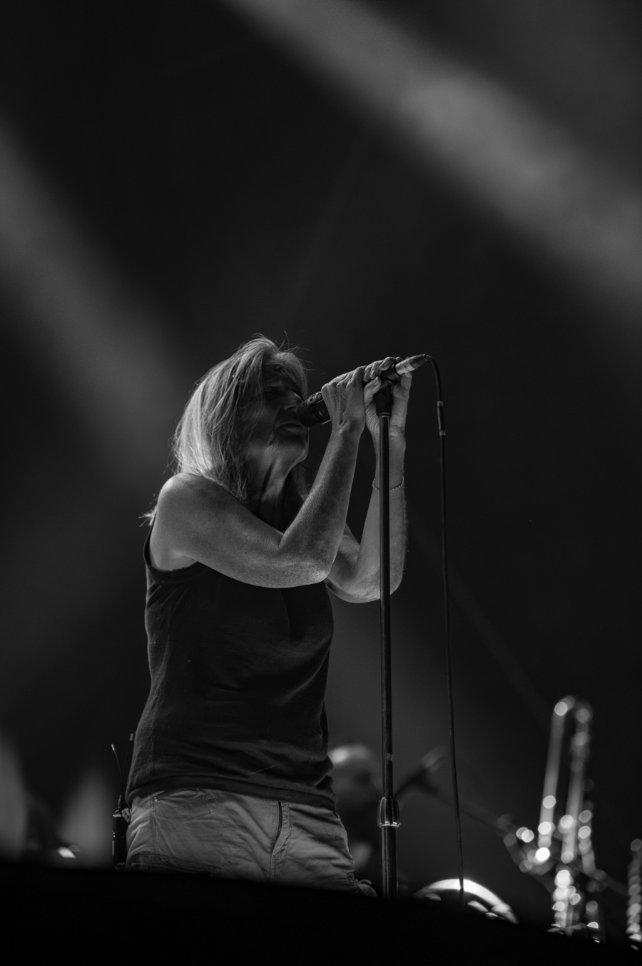 Ανταπόκριση από την εμφάνιση των Μπεθ Γκίμπονς και Bill Ryder - Jones στο Θέατρο Λυκαβηττού