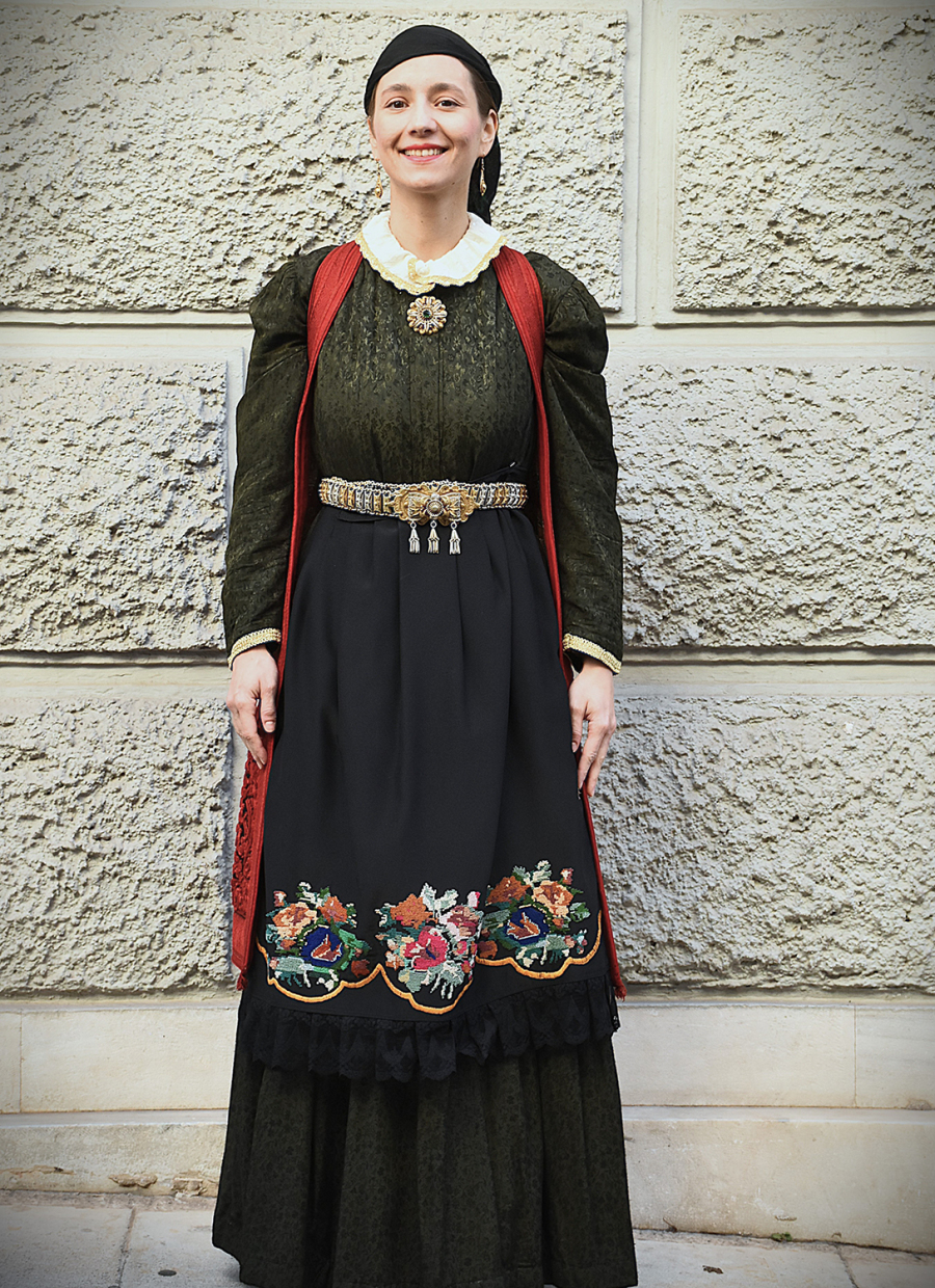 Λύκειο των Ελληνίδων: Η προετοιμασία για την παρέλαση της 28ης Οκτωβρίου