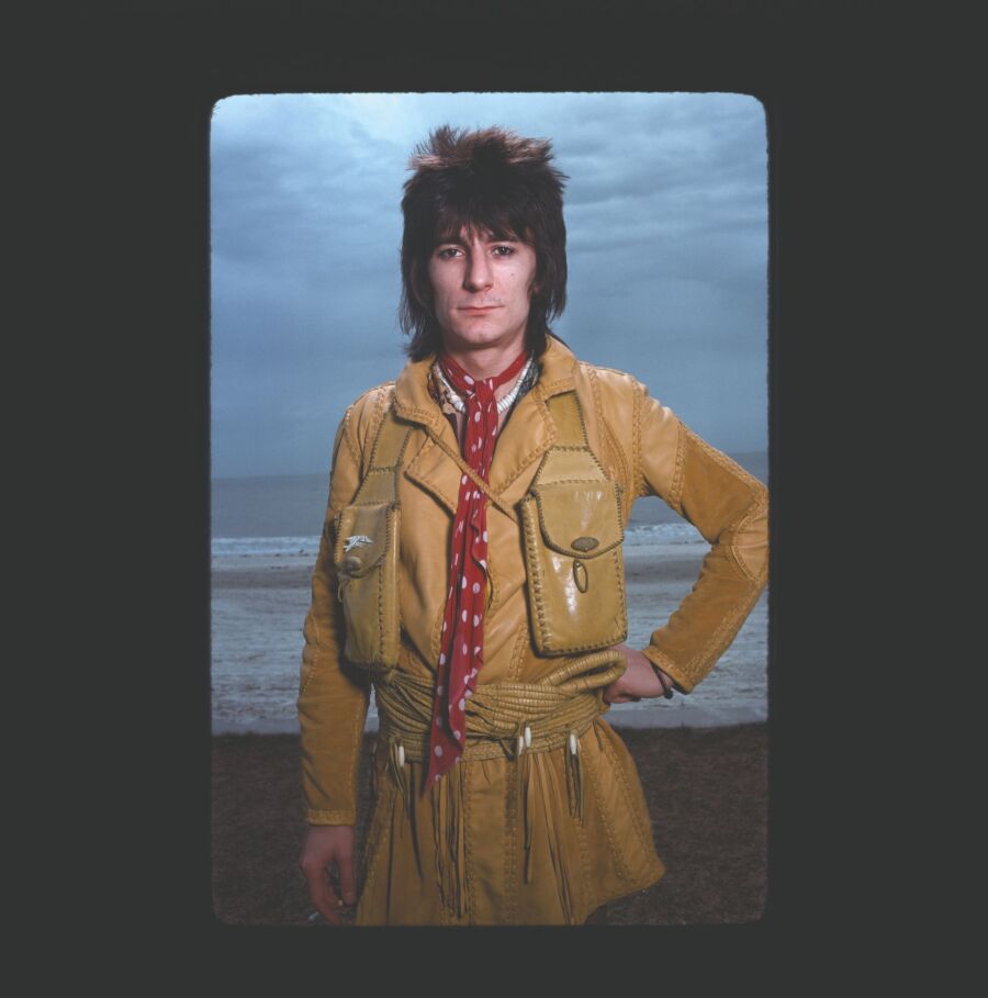 Η επανέκδοση του Black and Blue φέρνει νέες μίξεις, ακυκλοφόρητες ηχογραφήσεις και σπάνιο υλικό από την πιο καθοριστική εποχή των Rolling Stones