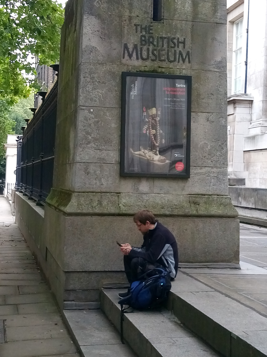 Το Λονδίνο ζει ακόμα στη σκιά της πανδημίας