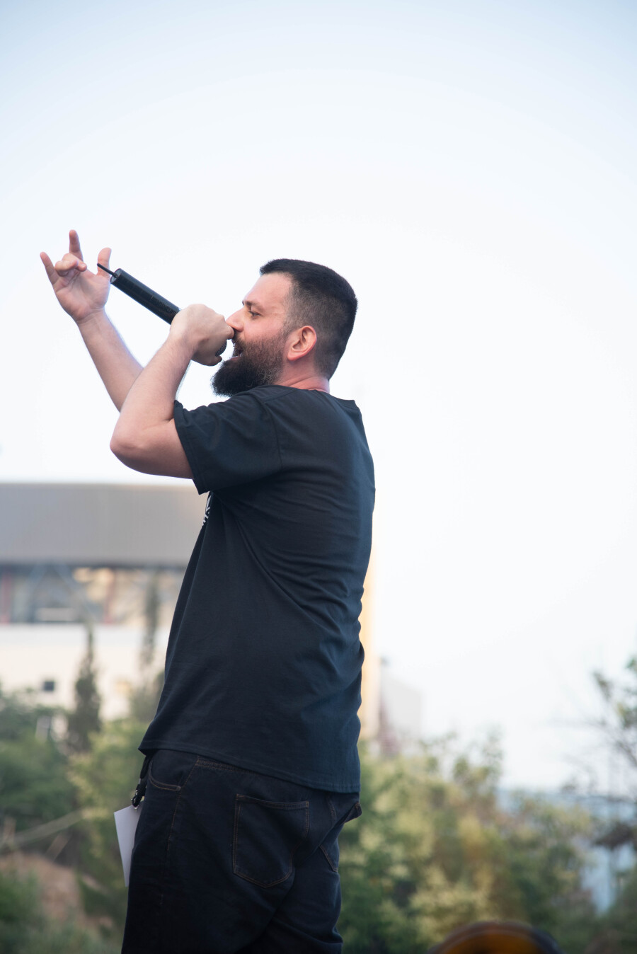 Andri J Univers - Στιγμιότυπο από hip hop συναυλία στο Κατράκειο Θέατρο Νίκαιας