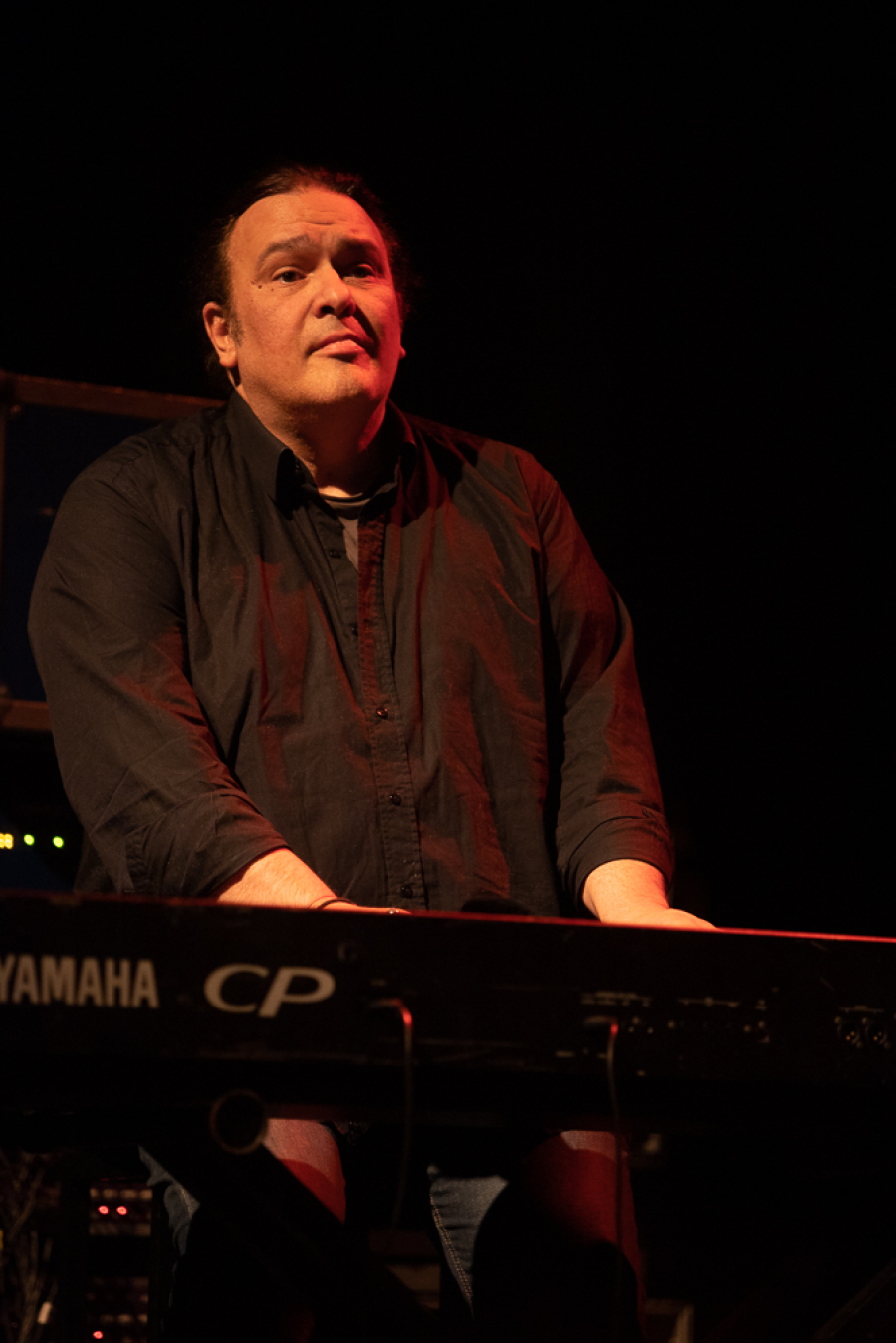 Το συγκρότημα Deuce σε συναυλία στη σκηνή του Gagarin στο Gimme Shelter Film Festival