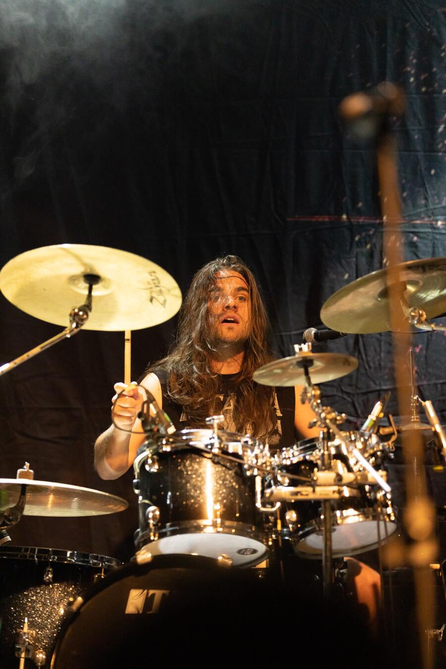 Στιγμιότυπο από τη συναυλία των H.E.A.T. στην Αθήνα, στο Gagarin 205