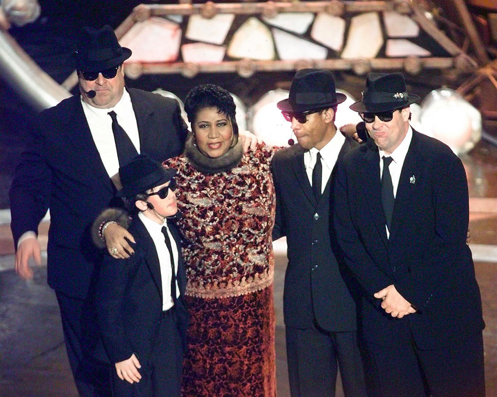 Η Aretha Franklin με την Blues Brothers Band στα 40ά βραβεία Grammy, Radio City Music Hall