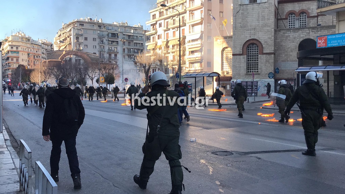Επεισόδια μεταξύ αστυνομίας και αντιεξουσιαστών στη Θεσσαλονίκη