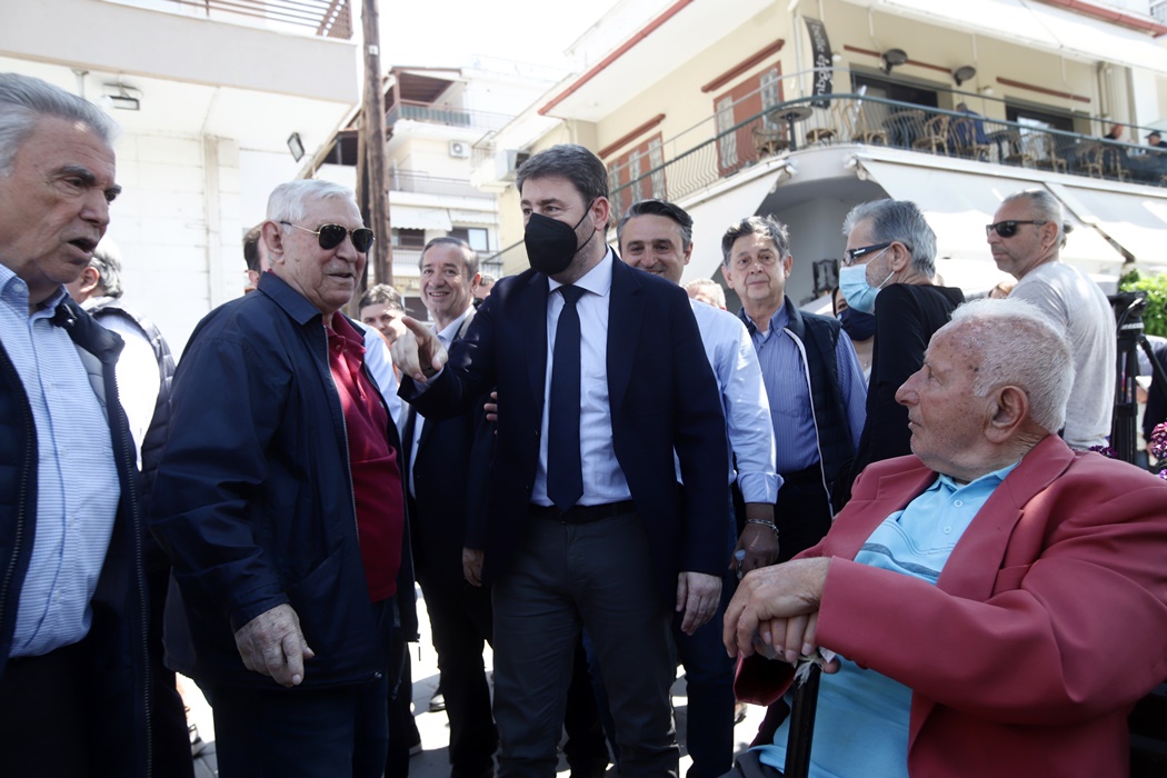 Ο πρόεδρος του ΠΑΣΟΚ - ΚΙΝΑΛ, Νίκος Ανδρουλάκης, στην περιοδεία του στην Καλαμαριά