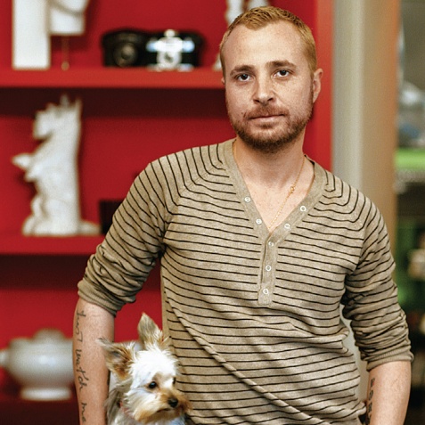 Ηλίας Γαβριήλ Στο σπίτι ενός λάτρη των Σούπερ Ηρώων