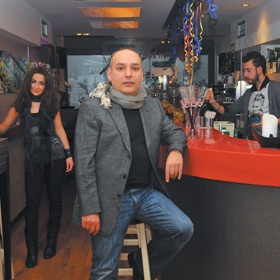 Νίκος Γλυµίδης • 47 Η βιτρίνα της πόλης