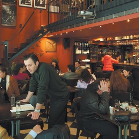 Joke Η βιτρίνα της πόλης