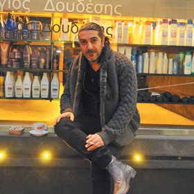 Κοµµωτήριο Georgios Doudessis Η βιτρίνα της πόλης