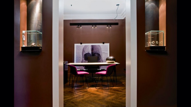 Showroom κοσμηματοπωλείου Nikos Koulis image