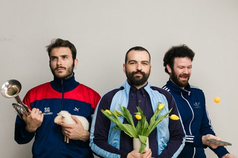 -BETWEEN- από την ομάδα δ2 -BETWEEN- από την ομάδα δ2