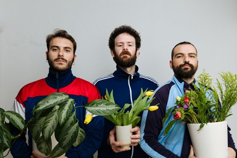 -BETWEEN- από την ομάδα δ2 -BETWEEN- από την ομάδα δ2