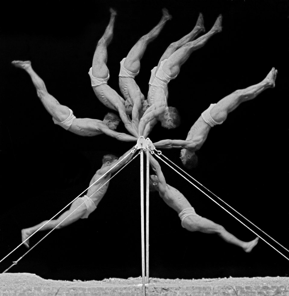 Georges Demeny (French, 1850–1917). Chronophotograph of an exercise on the horizontal bar, 1906. Black-and-white photograph. © INSEP Iconothèque Georges Demeny (French, 1850–1917). Chronophotograph of an exercise on the horiz