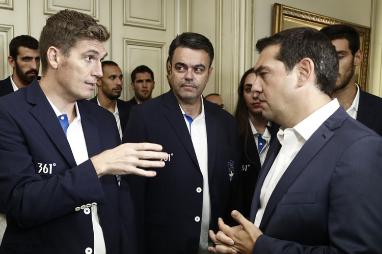Ο Τσίπρας υποδέχτηκε τους Ολυμπιονίκες