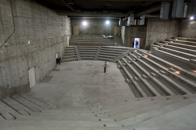  Θανάσης Καρατζάς