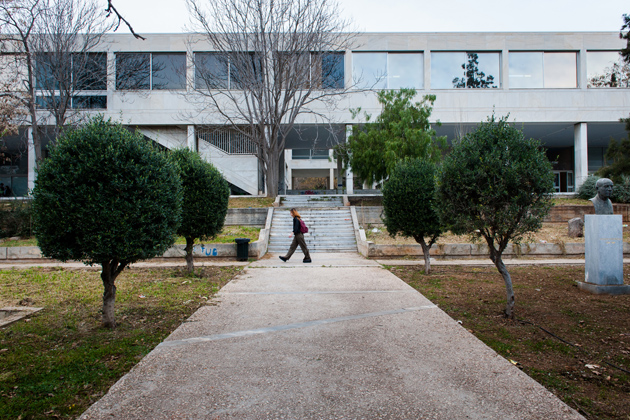  Θανάσης Καρατζάς