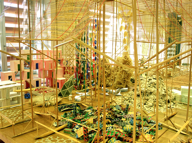 Πέτρες, ξύλα και λάσπη. Η υψηλή τέχνη του Νίκου Αλεξίου