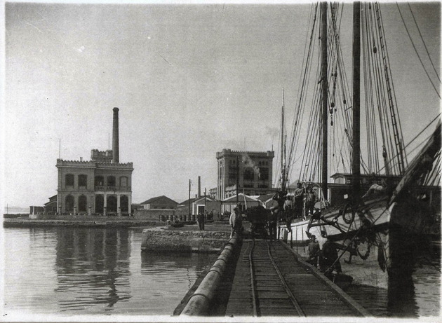 Σπάνιες φωτογραφίες από τα εργοστάσια και τους ανθρώπους της βιομηχανικής πόλης εκτίθενται στα Αισχύλεια Ελευσίνα, βιομηχανία, Παλαιό Ελαιουργείο Ελευσίνας, έκθεση, φωτογραφίες, Αισχύλεια