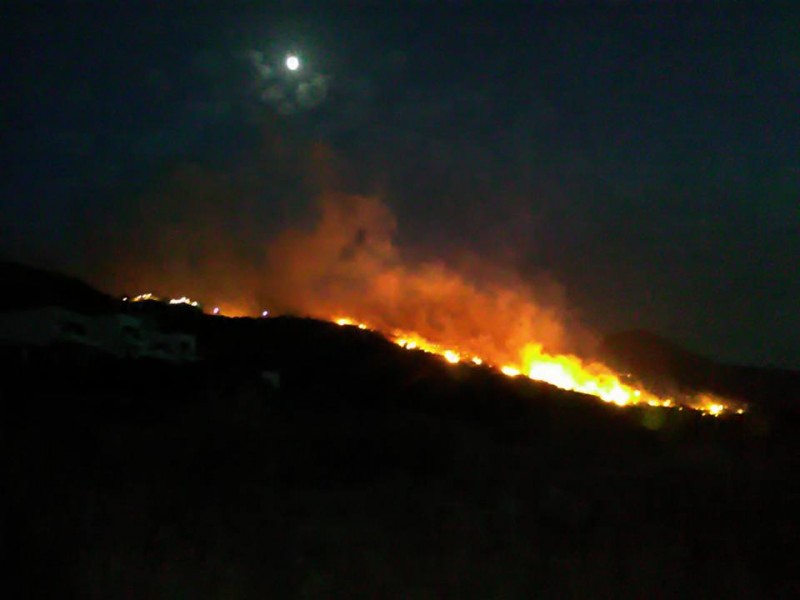 Μεγάλη φωτιά στη Φαλάσαρνα Χανίων