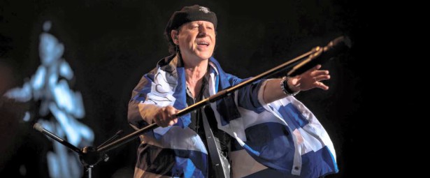 Ο Klaus Meine των Scorpions στο Ejekt 2016 τιμά την Ελλάδα, που τον τιμά κι εκείνη διοργανώνοντας συχνά πυκνά συναυλίες των Σκορπιών. 