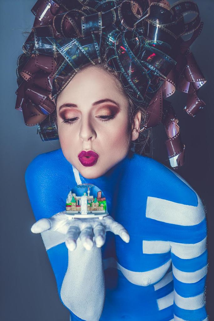 Η Sandra Von Ruffin είναι ηθοποιός και κόρη της Βίκυ Λέανδρος. Βάφτηκε Ελλάδα για την προώθηση του Hellas Filmbox festival, 2016, του Βερολίνου. Η Sandra Von Ruffin είναι ηθοποιός και κόρη της Βίκυ Λέανδρος. Βάφτηκε Ελλάδα για την προώθηση του Hellas Filmbox festival, 2016, του Βερολίνου.